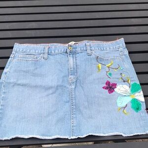 Gap Jean skirt. Embroidery detailing.